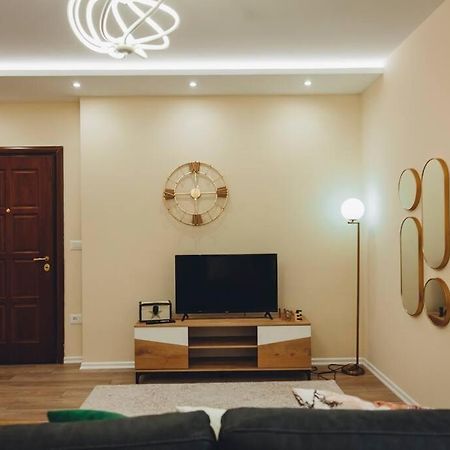 Luxury Apartment At Myslym Shyri Тирана Экстерьер фото