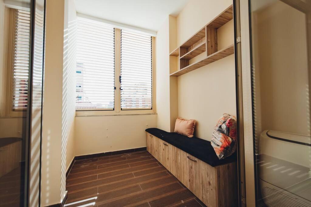 Luxury Apartment At Myslym Shyri Тирана Экстерьер фото